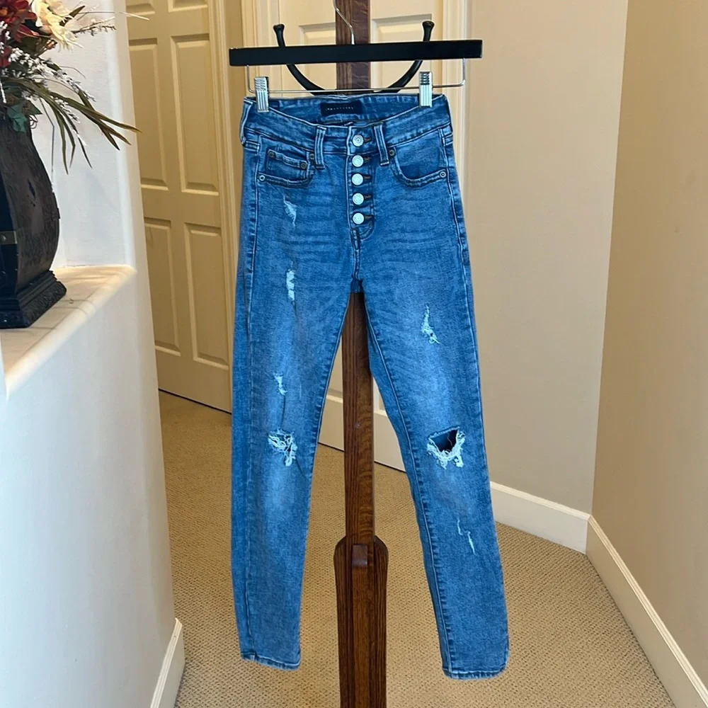 Aeropostale High Rise Distressed Jegging Size 0 Regular